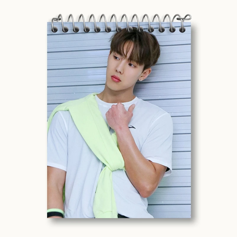 دفتر یادداشت 50 برگ خندالو مدل شونو گروه مانستا اکس MONSTA X کد 12250