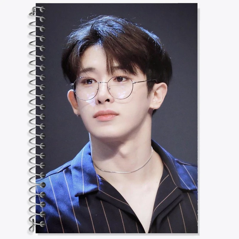 دفتر زبان 50 برگ خندالو مدل سه خط طرح ونهو گروه مانستا اکس Monsta X کد 21188