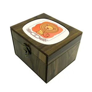 جعبه هدیه طرح ماه تولد مرداد ماهی کد 55