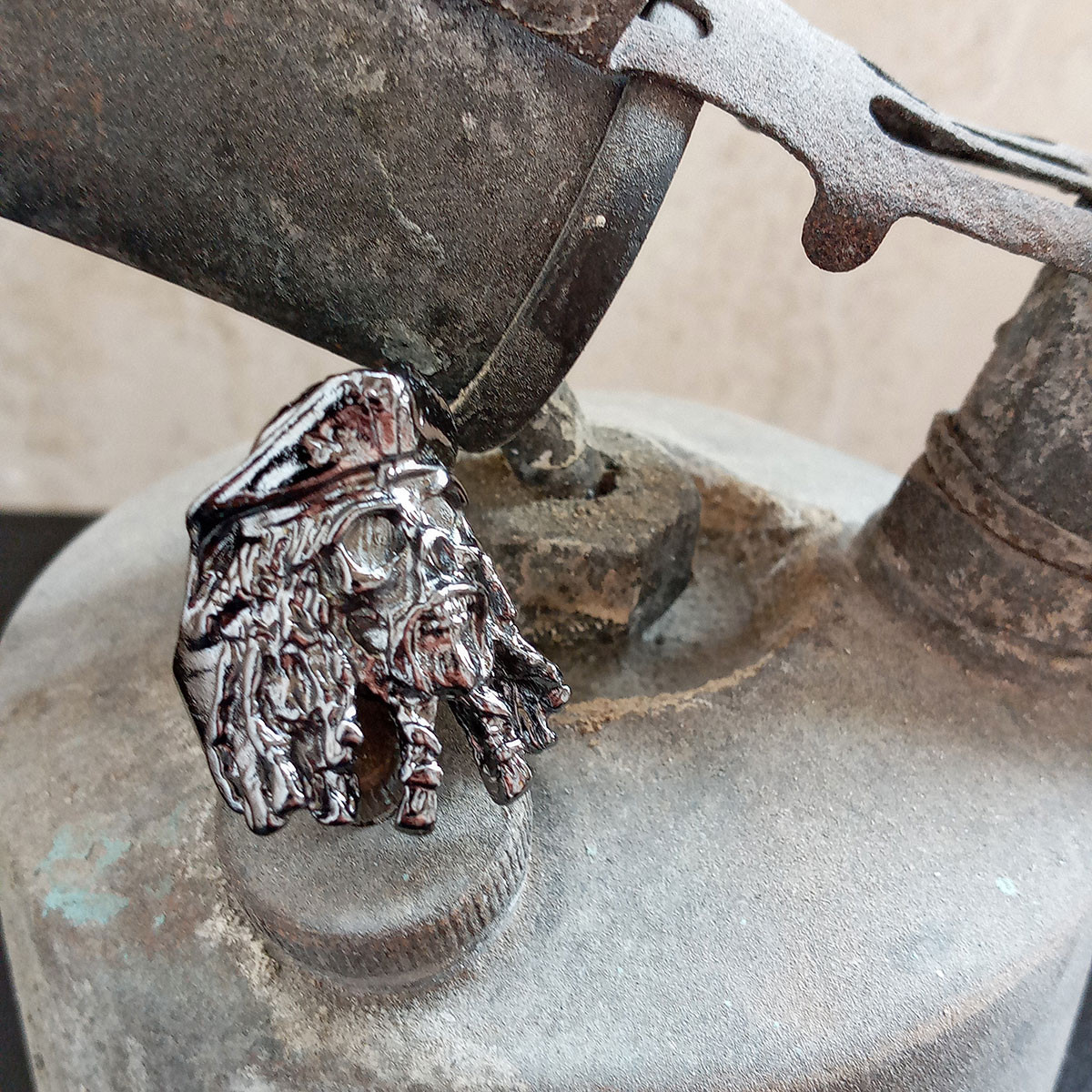 انگشتر مردانه مدل دزد دریایی ریش سیاه