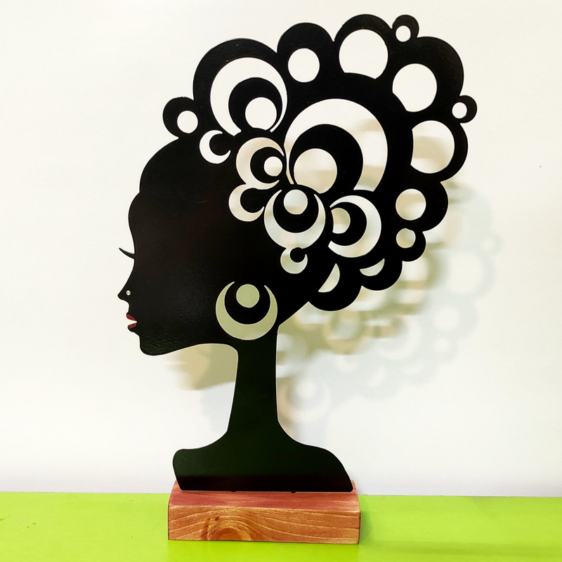 تندیس نیتا متال طرح دختر آفریقایی تندیس نیتا متال طرح دختر آفریقایی