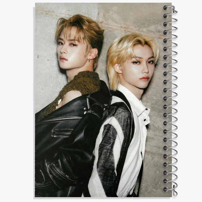 دفتر ژورنال نویسی 50 برگ خندالو مدل نقطه ای طرح فلیکس و مینهو گروه استری کیدز Stary Kids کد 16875