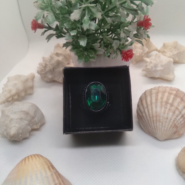 انگشتر مردانه مدل الماس سبز مدل F انگشتر مردانه مدل الماس سبز مدل F