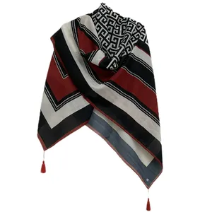 روسری زنانه مدل نخی چهارفصل منگوله دار کد 47