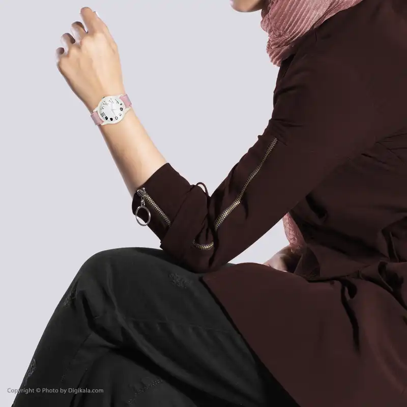 ساعت مچی عقربه ای زنانه والار طرح با تو هر ثانیه عاشقانه است کد LF1752