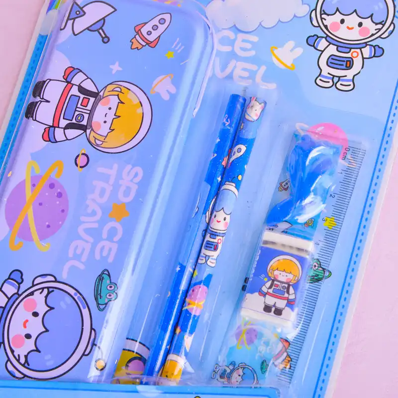 بسته لوازم تحریر مدل فضانورد مجموعه 7 عددی