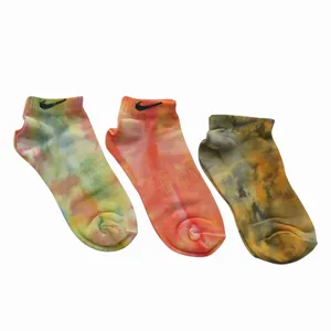 جوراب ورزشی آنتی باکتریال ساق کوتاه زنانه مدل آبرنگی نخ پنبه کد ANK-S-37-3 بسته 3 عددی