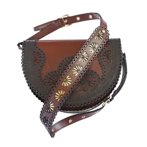 کیف رو دوشی چرمی مدل حلزون D200