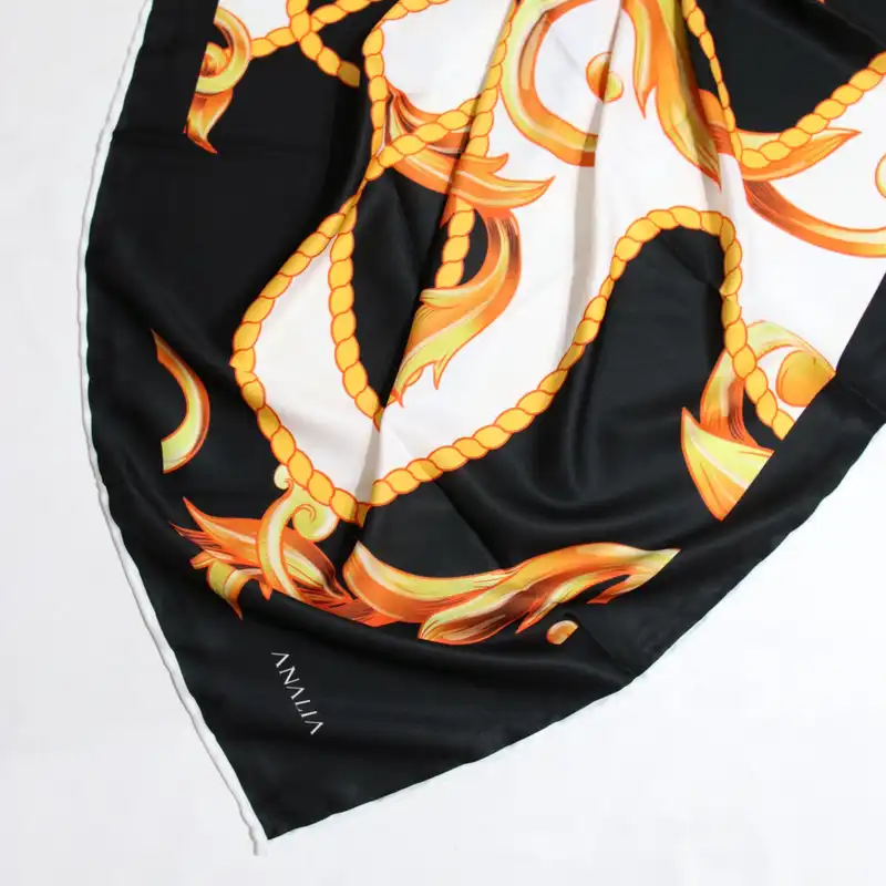 روسری زنانه مدل ابریشم توییل طرح زنجیری کد 7005