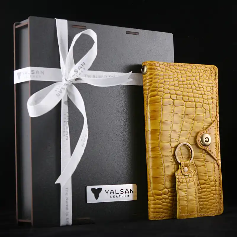 ست هدیه چرم یلسان مدل رادیس کد NHL-062-GC