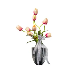 گلدان به همراه گل مصنوعی مدل 025