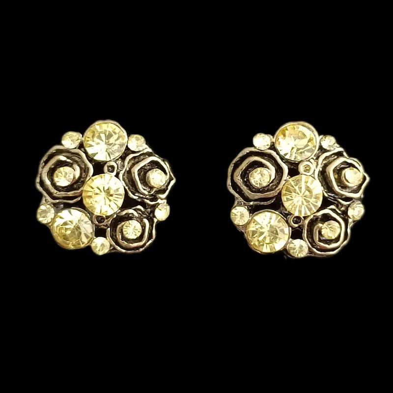 گوشواره زنانه مدل گل نگین دار