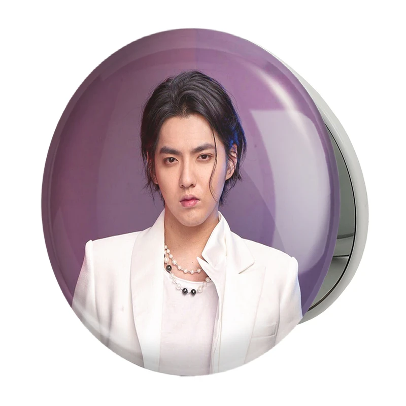 آینه جیبی خندالو طرح کریس وو گروه اکسو EXO مدل تاشو کد 13428 