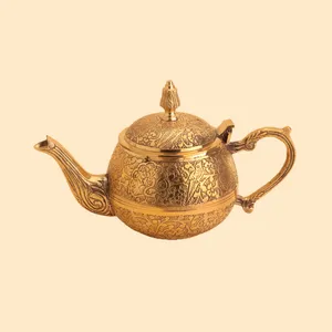 قوری برنجی مدل طاووس 5052