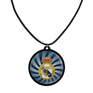 گردنبند مدل دوطرفه طرح لوگو باشگاه رئال مادرید اسپانیا کد S3752