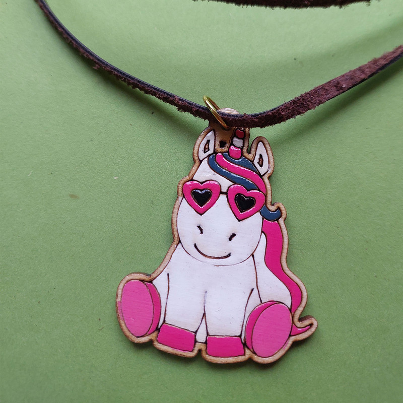 گردنبند دخترانه مدل گره ای چوبی طرح اسب تک شاخ کد NCK051 گردنبند دخترانه مدل گره ای چوبی طرح اسب تک شاخ کد NCK051