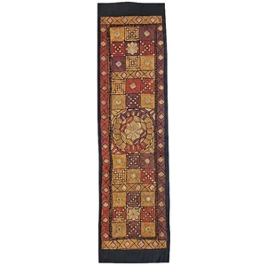 رومیزی سوزن دوزی کد SOOZRA95