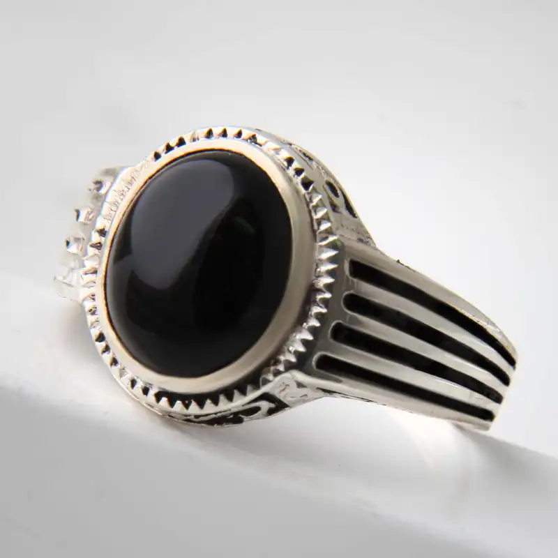 انگشتر نقره مردانه بازرگانی میلادی مدل سنگ عقیق یمنی رکاب دست ساز سیاه قلم کد AM_2180