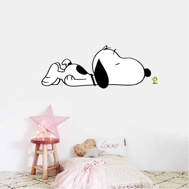 استیکر دیواری اتاق کودک مدل اسنوپی خوابالو