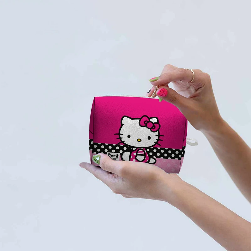 عکس شماره 2 : کیف نوار بهداشتی فیوری مدل کیتی طرح فانتزی کد 2425