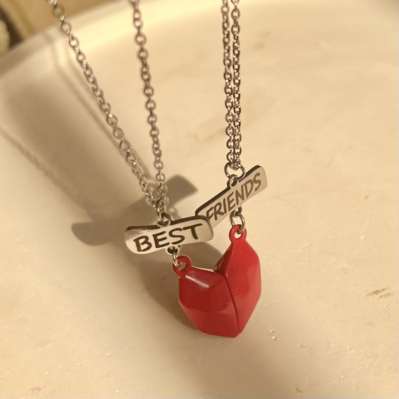 گردنبند مدل Best friends آهنربایی مجموعه دو عددی گردنبند مدل Best friends آهنربایی مجموعه دو عددی