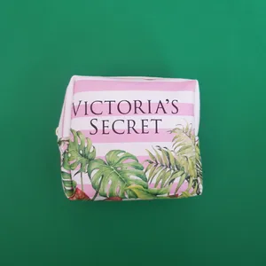 کیف لوازم آرایش زنانه مدل برگ کد 01