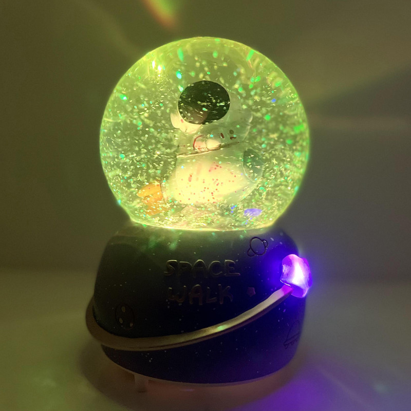 گوی موزیکال مدل پمپی آدم فضایی طرح SPACE WALK کد PB399 گوی موزیکال مدل پمپی آدم فضایی طرح SPACE WALK کد PB399