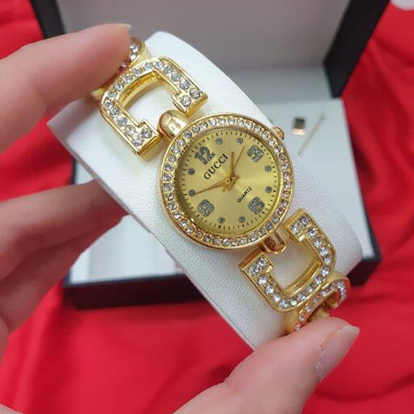 ساعت مچی عقربه ای زنانه مدل نگین دار کد GA1