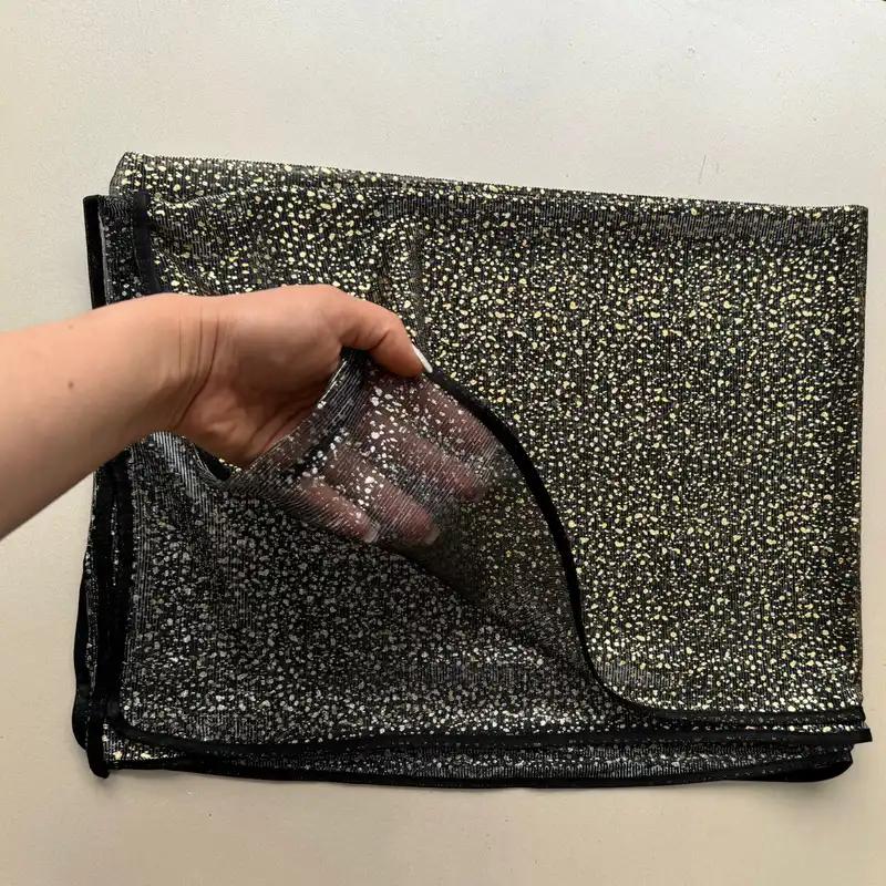 شال زنانه مدل حریر لیزری مجلسی دو رو خالخالی برفکی طلاکوب دور نوار دوزی