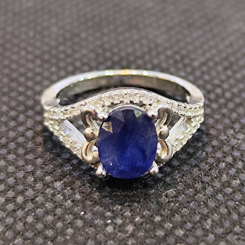 انگشتر نقره زنانه مدل سنگ یاقوت کبود آفریقایی کد 357 انگشتر نقره زنانه مدل سنگ یاقوت کبود آفریقایی کد 357