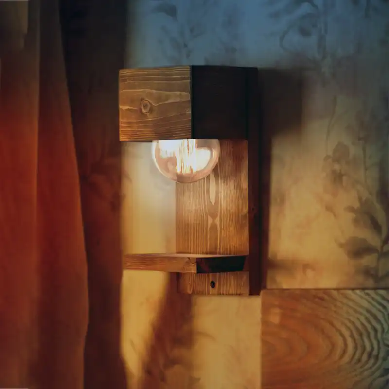 چراغ  دیواری مدل ماهور