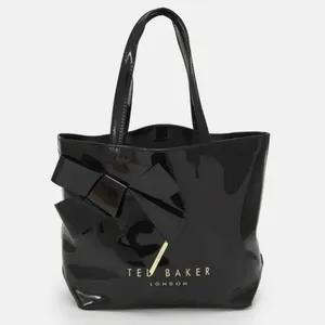 کیف رودوشی زنانه تد بیکر مدل Small logo pocket with bow