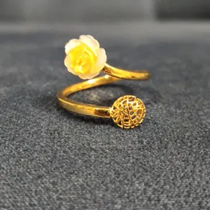  انگشتر طلا 18 عیار زنانه قیراط طرح گل کد GH1487