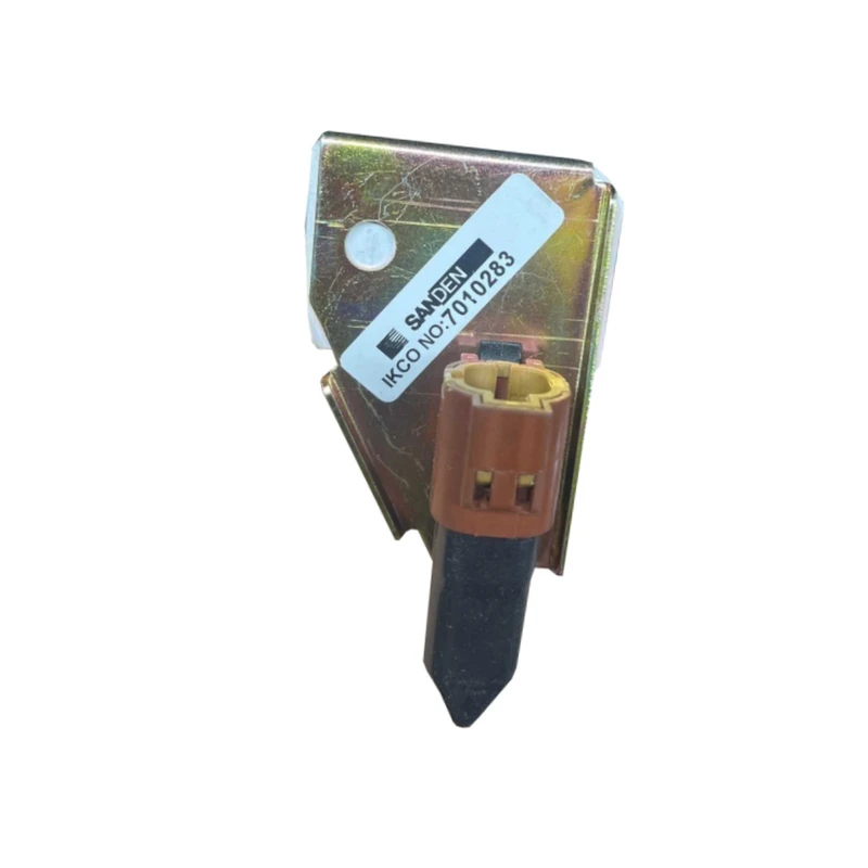  سنسور دمای هوای بیرون روی سپر جلو ایساکو مدل 57 مناسب برای دنا