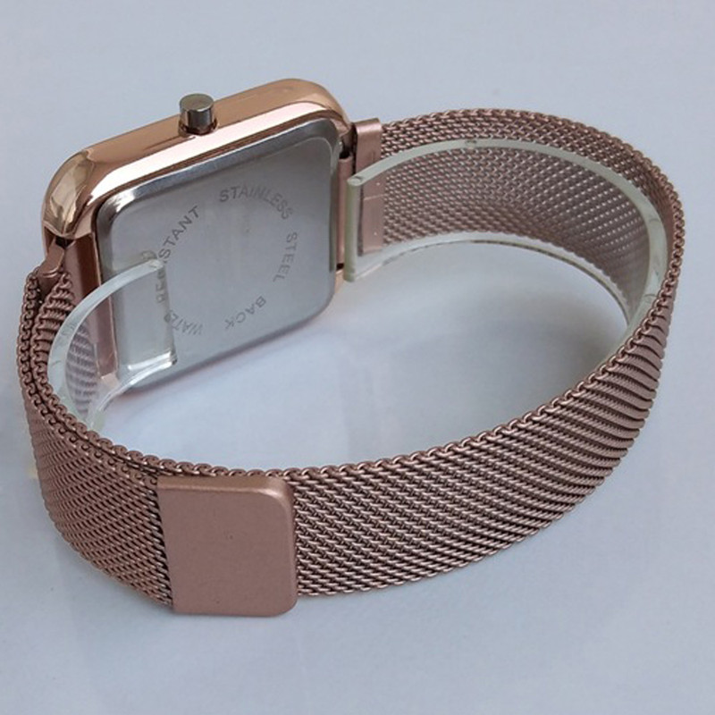 ساعت مچی دیجیتال بچگانه مدل LED کد 119 ساعت مچی دیجیتال بچگانه مدل LED کد 119