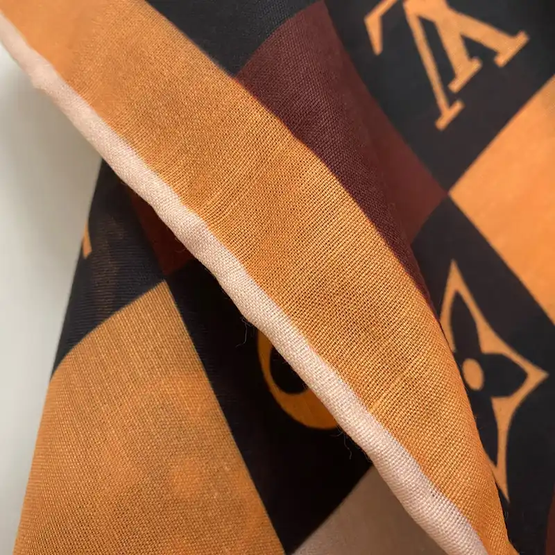 روسری زنانه مدل نخی چهارفصل قواره بزرگ کد 1311