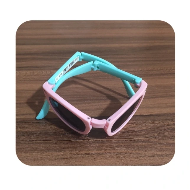 عکس شماره 6 : عینک آفتابی دخترانه مدل تاشو 19277799