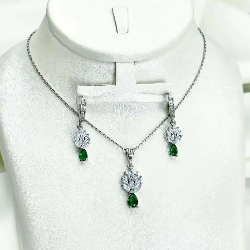 نیم ست نقره زنانه مدل گندم نگین زمرد کد 21