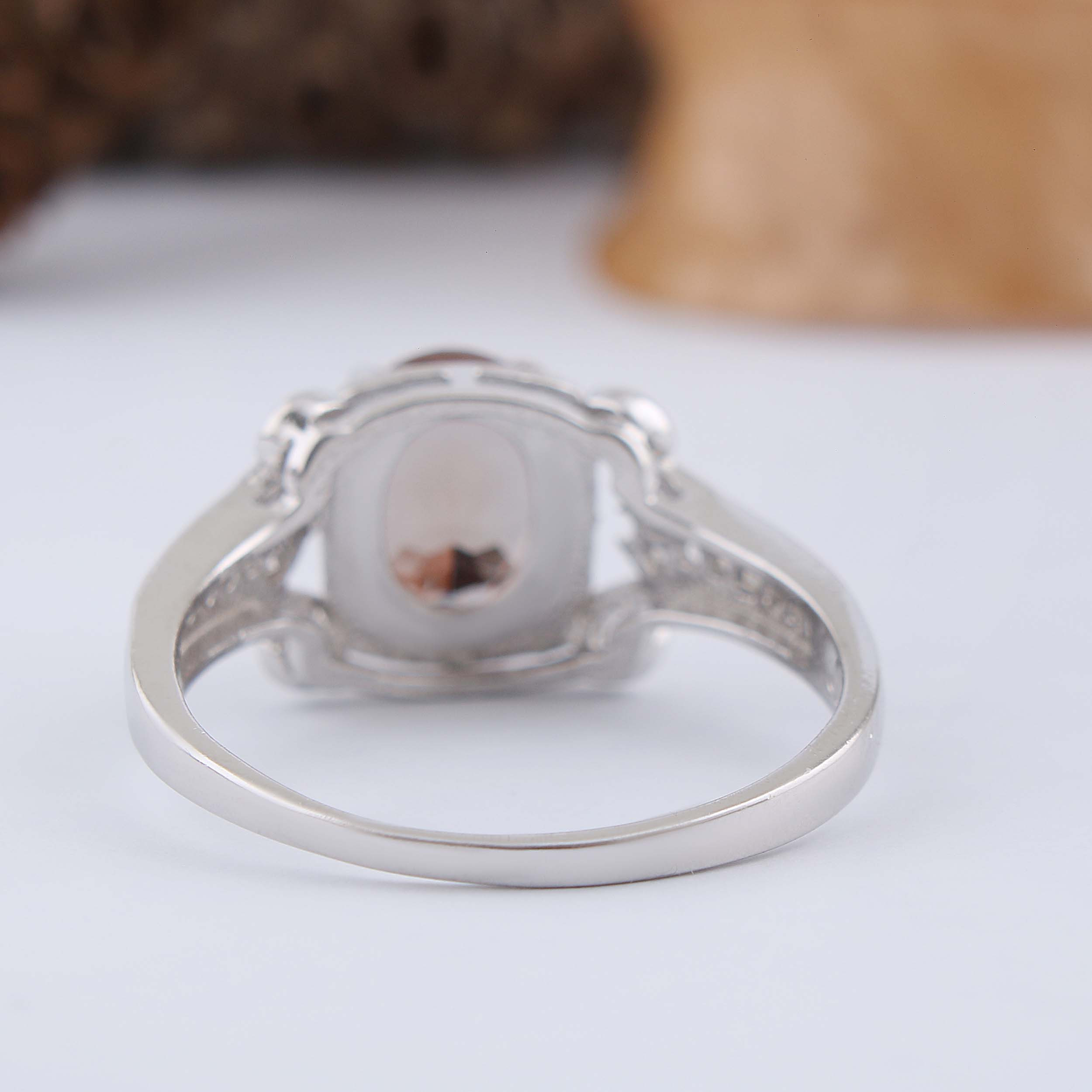 انگشتر نقره زنانه بازرگانی میلادی مدل سنگ الکساندریت نگین برلیان بدون ریزش آبکاری رادیوم کد AWR_1611