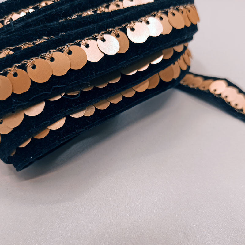 نوار مدل مخمل پولکی  113 طول یک متر