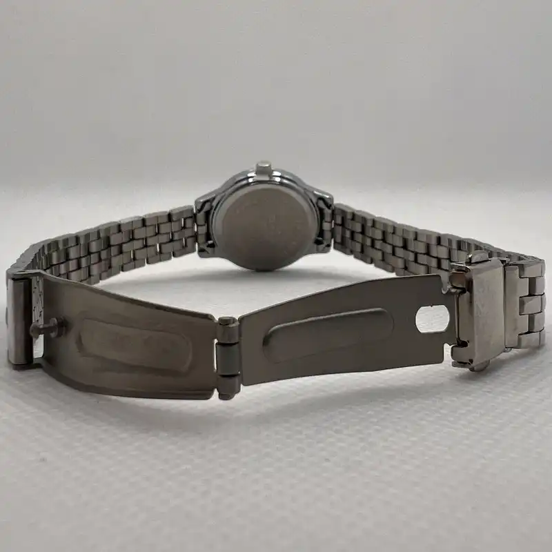 ساعت مچی عقربه ای زنانه اوماکس مدل OJSB002I004