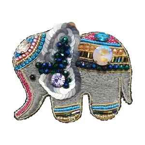 گل سینه زنانه طرح فیل مدل 437