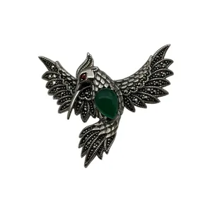 گل سینه نقره زنانه مدل مارکازیت طرح پرنده و عقیق کد CB017