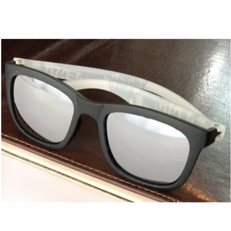 عینک آفتابی بچگانه مدل دیزاین کد W W 55