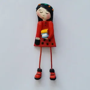 گل سینه دخترانه مدل دختر کتاب فروش کد SS115