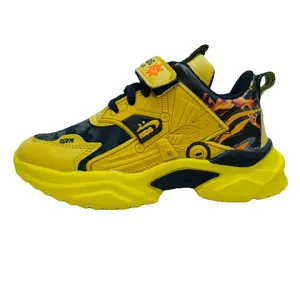 کفش مخصوص دویدن پسرانه مدل شعله