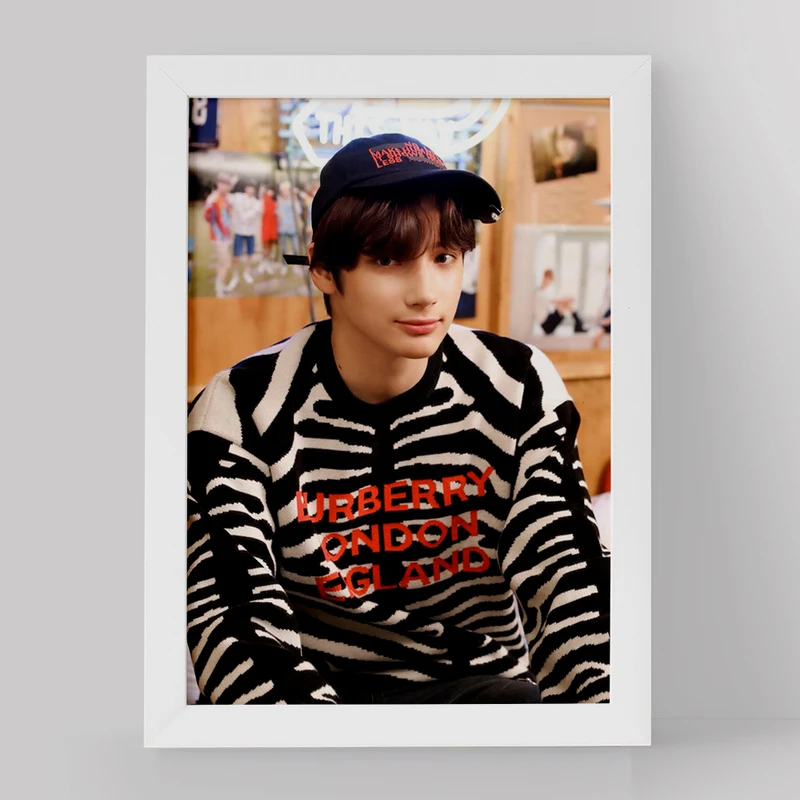 تابلو خندالو مدل هیونینگ کای گروه تی اکس تی کد 11835