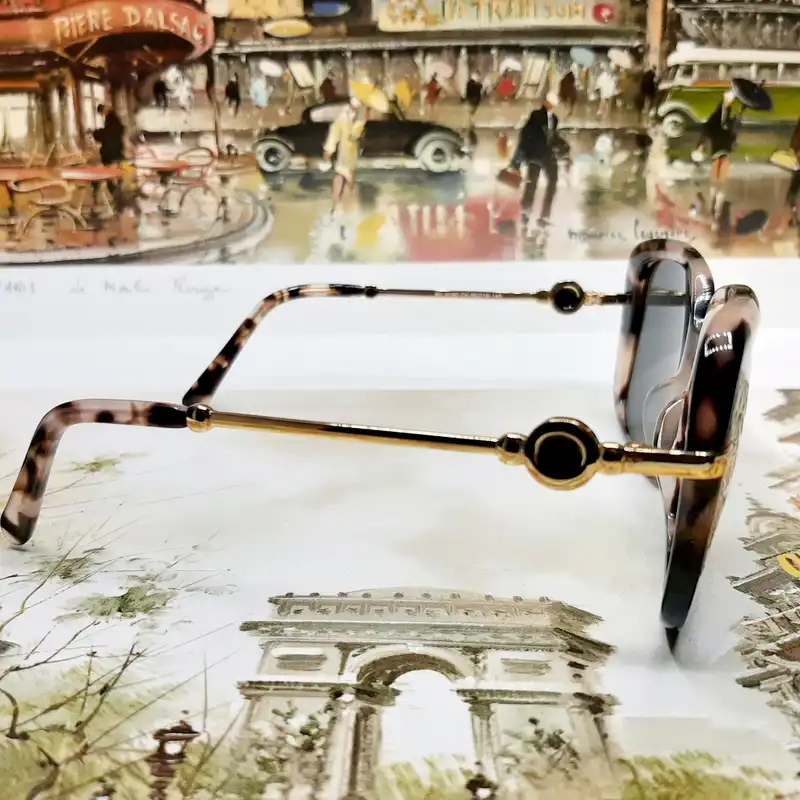 عینک آفتابی زنانه  مدل BV6180c4