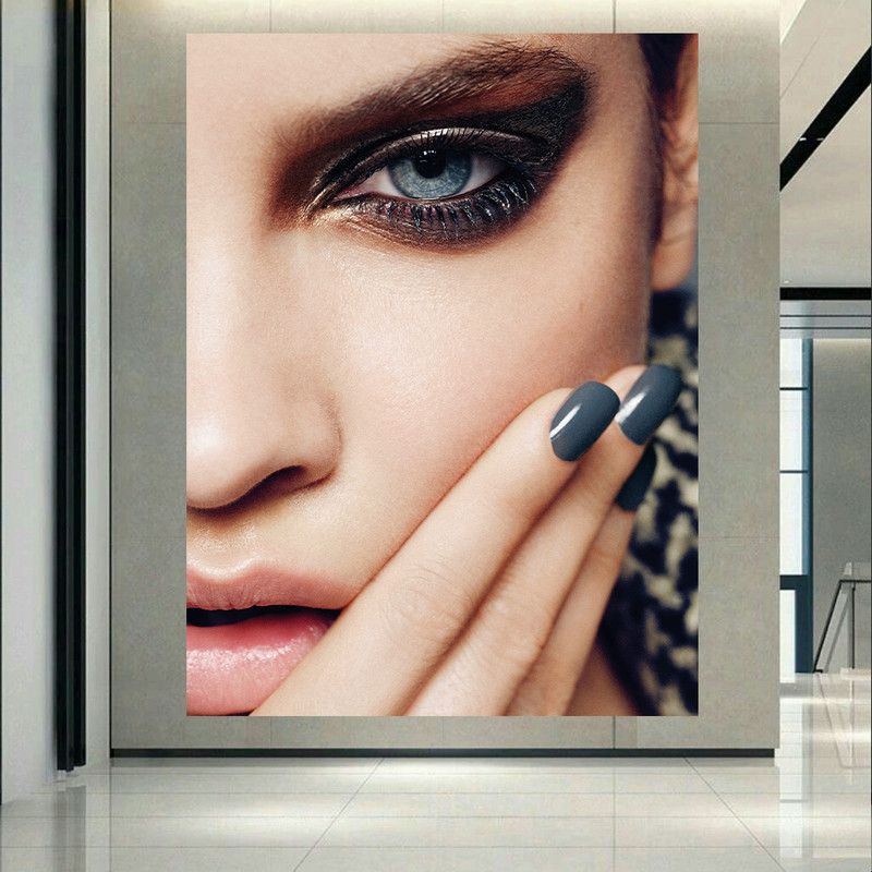تابلو بوم مدل چرم مخمل طرح آرایشگاه زنانه makeup کد AR5470