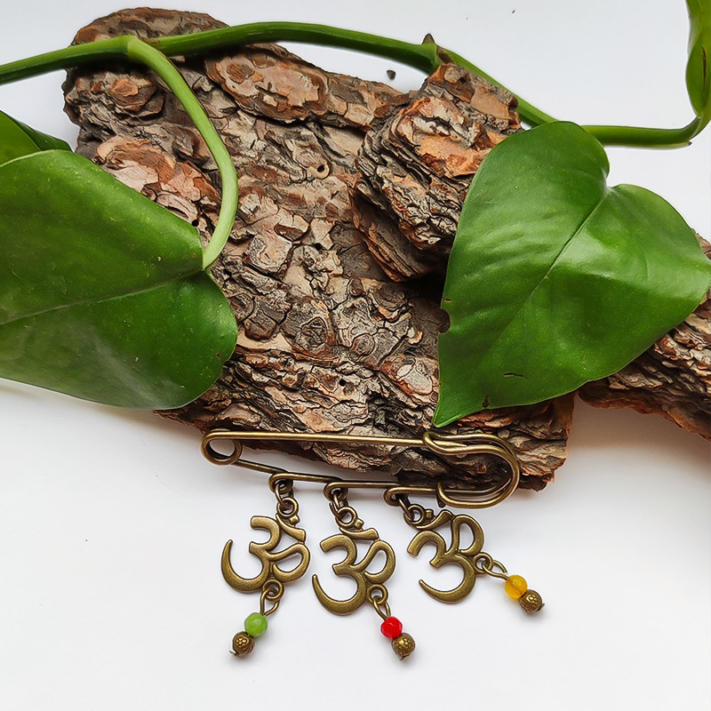 سنجاق سینه زنانه مدل یوگا